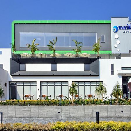 Divecube Hotel Тайджун Екстериор снимка